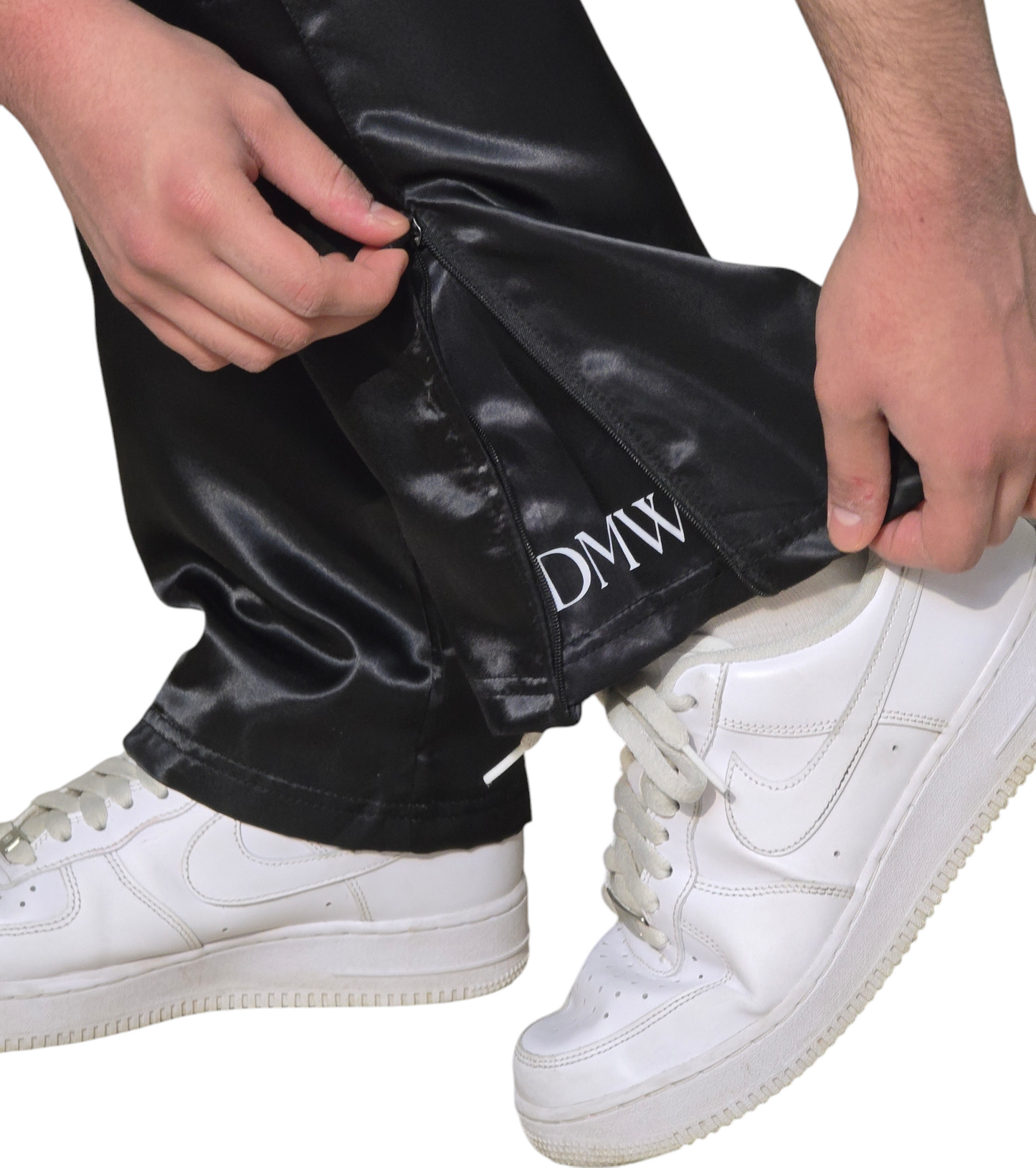 .Schwarze Glänzende Satin-Trainingshose – Sportliche Jogger mit Mesh-Innenfutter & seitlichen Reißverschlüssen für Komfort & Stil