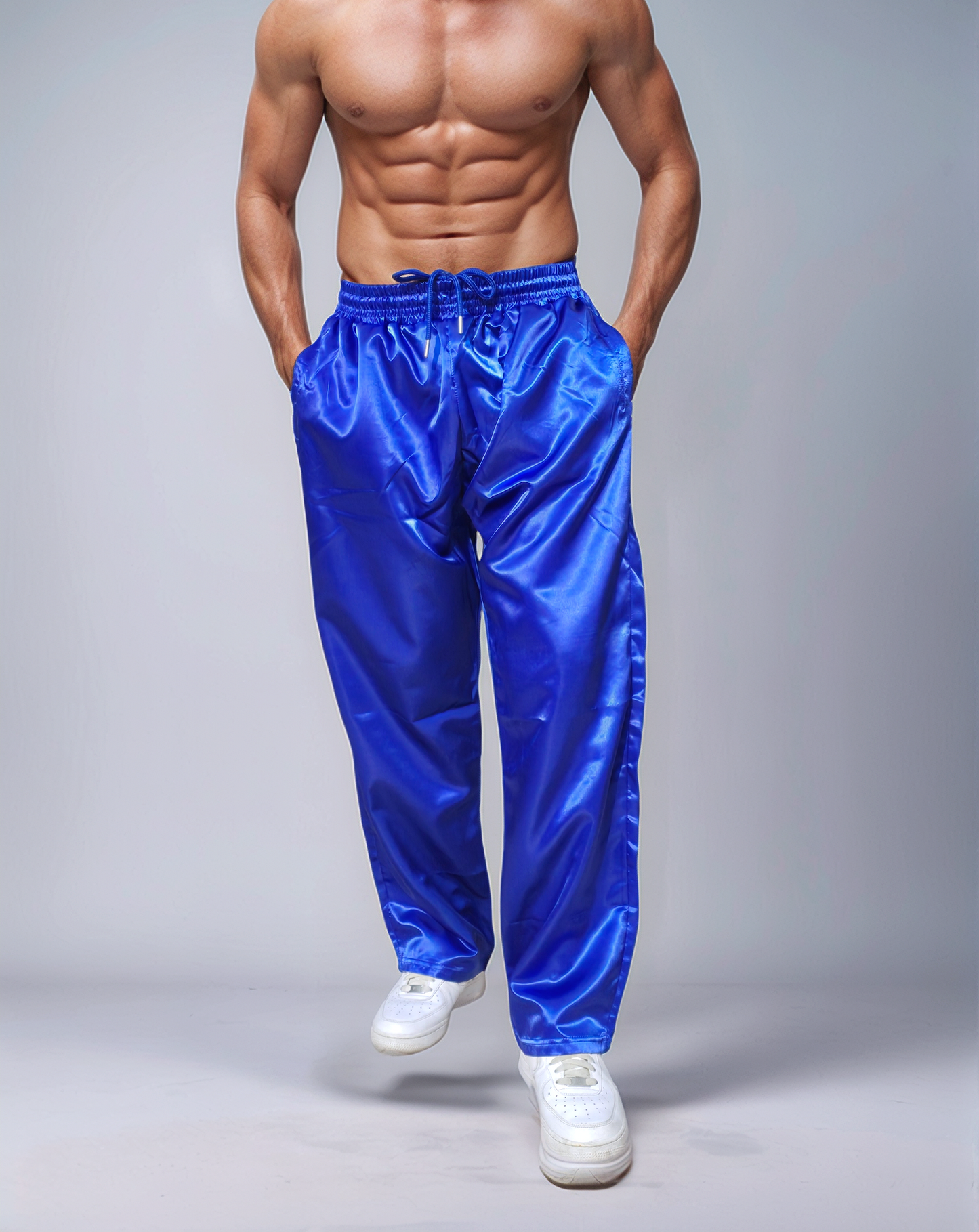 .Sportlich. Stylisch. Strahlend. Deine neue Satin-Baggy- R-Blau Hose