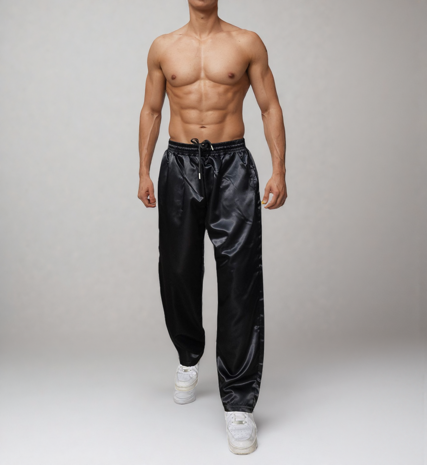 .Sportlich. Stylisch. Strahlend. Deine neue Satin-Baggy- Schwarz Hose